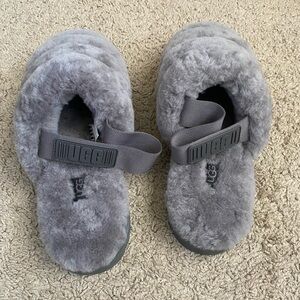 Brand “NWOT” Women’s Ugg Fluff Slippers Color Grey SZ 8